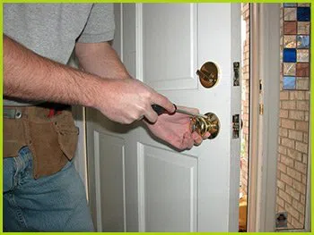 Expert Locksmith Services Cincinnati, OH 513-988-4098 Expert Locksmith Services Cincinnati, OH 513-988-4098 - 9-locks-change